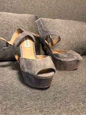 Steve Madden Gray Suede Platform Peep-Toe Heels with Ankle Strap